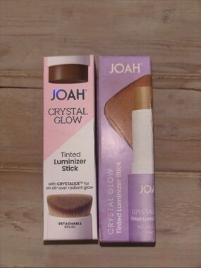 J.O.A. Crystal Glow Tinted Luminizer Stick — (407)